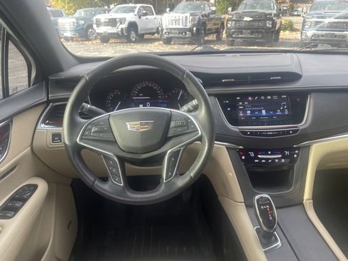 Used 2017 Cadillac XT5 Premium Luxury w/ Driver Assist Package image 16