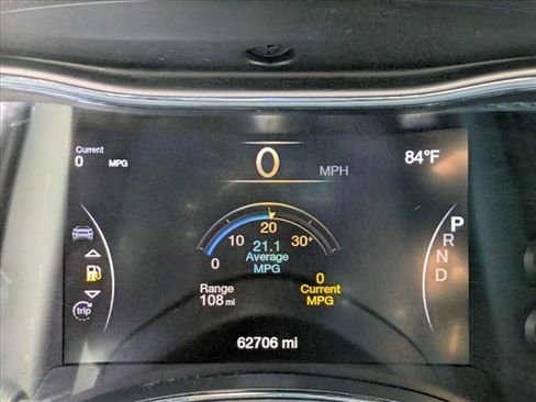 Used 2018 Jeep Grand Cherokee Limited image 10