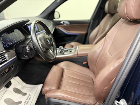 Used 2022 BMW X7 xDrive40i w/ M Sport Package AWD/4WD image 9