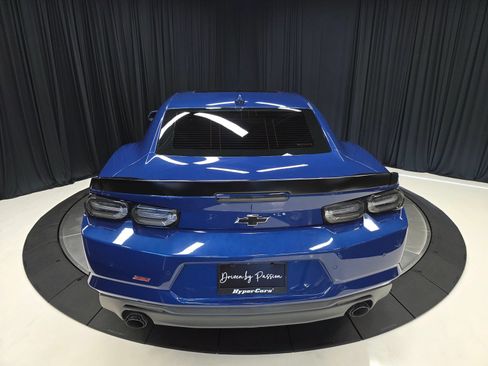 Used 2021 Chevrolet Camaro SS RWD image 11