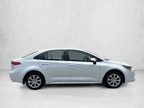 Used 2026 Toyota Corolla LE FWD image 4