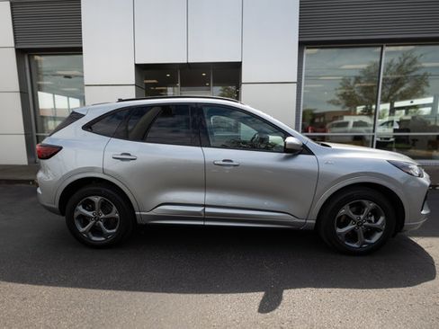 Certified 2023 Ford Escape ST-Line Select AWD/4WD image 2
