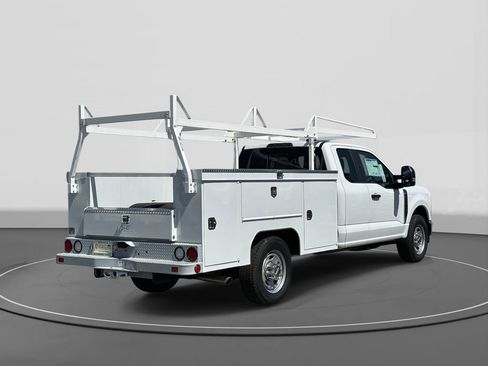 New 2025 Ford F350 XL w/ XL Chrome Package image 4