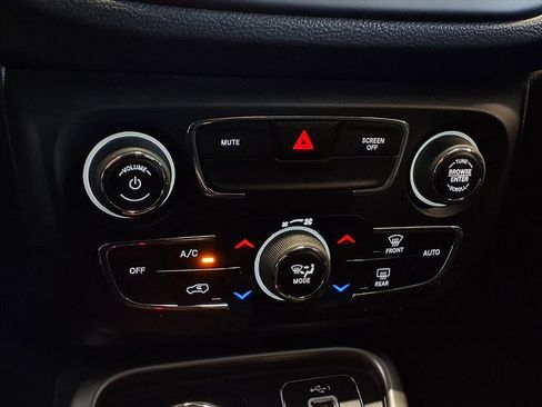 Used 2021 Jeep Compass Latitude image 22