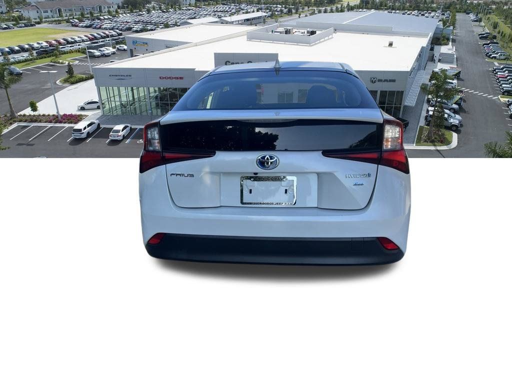 Used 2021 Toyota Prius L Eco FWD image 9