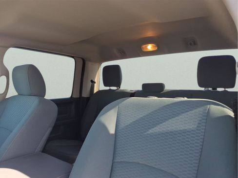 Used 2016 RAM 2500 Tradesman w/ Chrome Appearance Group image 17