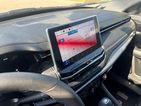 Used 2024 Jeep Compass Limited w/ High Altitude Package image 22