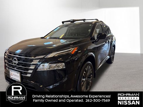 Used 2025 Nissan Rogue Platinum w/ Platinum Premium Package image 2