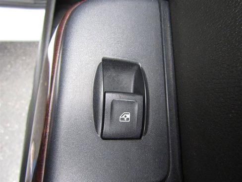 Used 2014 GMC Sierra 1500 SLT w/ SLT Crew Cab Value Package image 41