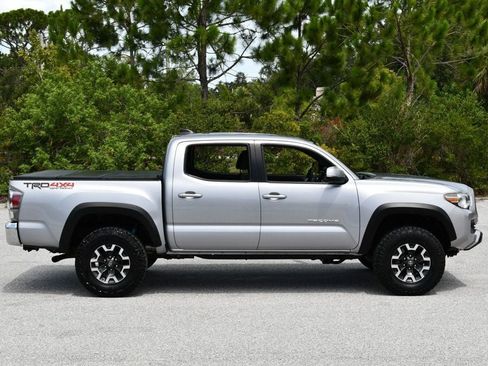 Used 2020 Toyota Tacoma TRD Off-Road AWD/4WD image 7