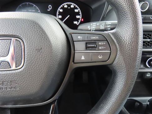 Used 2025 Honda HR-V LX image 17