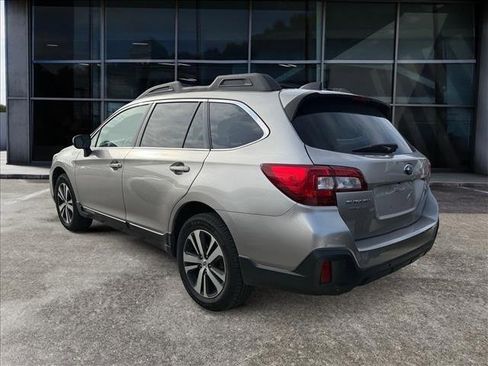 Used 2019 Subaru Outback 2.5i Limited image 3