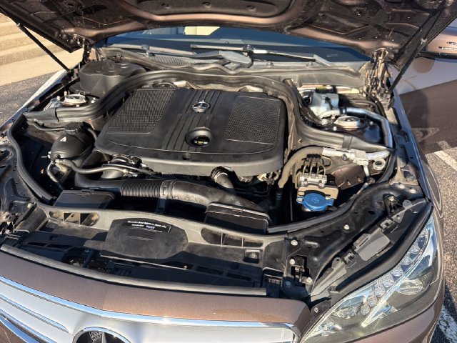 Used 2014 Mercedes-Benz E 250 BlueTEC 4MATIC Sedan image 16