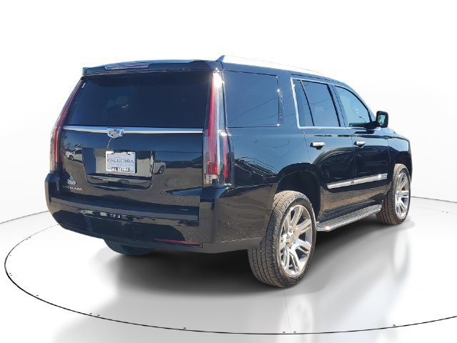 Used 2017 Cadillac Escalade Luxury AWD/4WD image 4