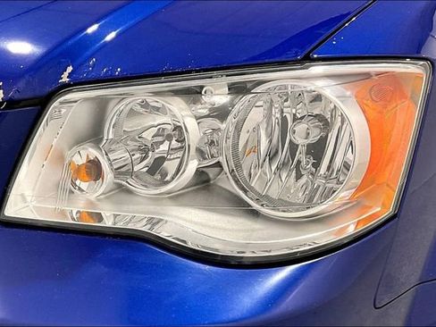 Used 2018 Dodge Grand Caravan SE w/ UConnect Hands-Free Group image 34