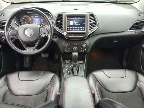 Used 2020 Jeep Cherokee Trailhawk w/ Cold Weather Group image 18