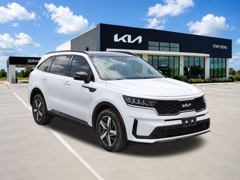 Used 2022 Kia Sorento S w/ Panoramic Sunroof Package FWD image 3