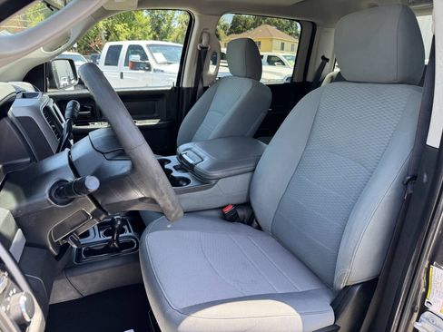 Used 2018 RAM 2500 Tradesman w/ Chrome Appearance Group AWD/4WD image 10