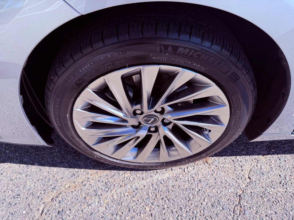 Certified 2022 Lexus ES 350 Ultra Luxury w/ Accessory Package FWD image 20