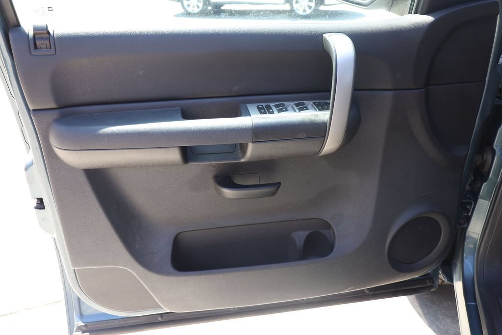 Used 2009 Chevrolet Silverado 1500 LT w/ Power Pack Plus AWD/4WD image 10