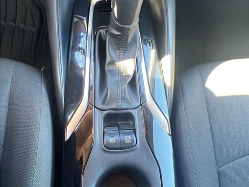 Used 2022 Toyota Corolla LE image 19