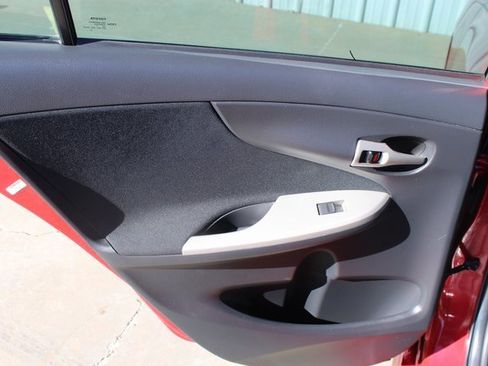 Used 2011 Toyota Corolla image 16