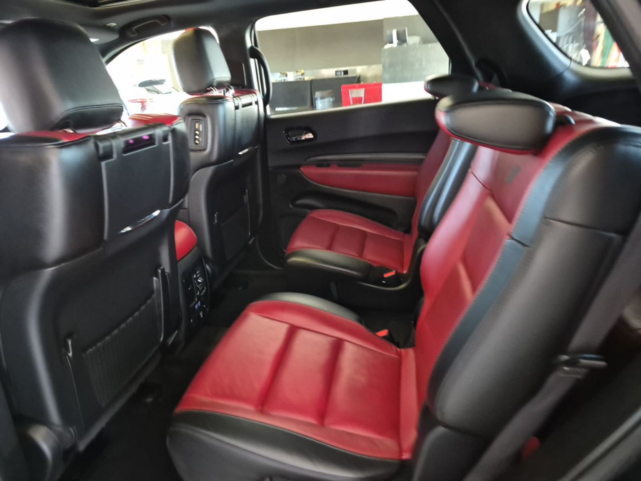 Used 2021 Dodge Durango R/T w/ Technology Group AWD/4WD image 5