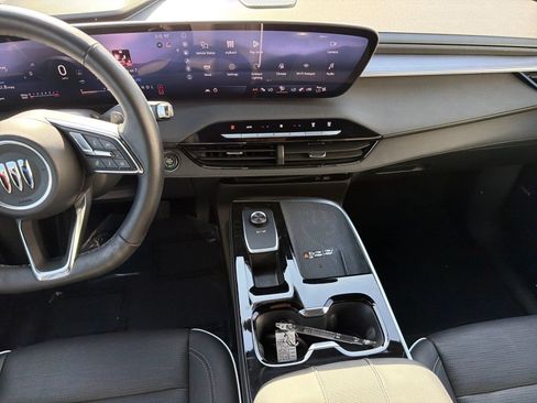 Used 2025 Buick Enclave Sport Touring FWD image 23