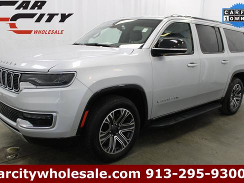 Used 2023 Jeep Wagoneer L Series II image 1