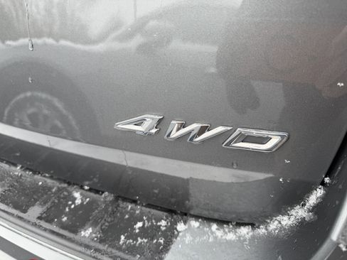 Used 2023 Ford Explorer XLT w/ Equipment Group 202A image 7