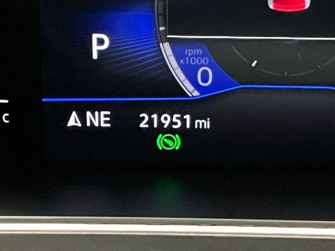 Used 2023 Volkswagen Tiguan SE image 24