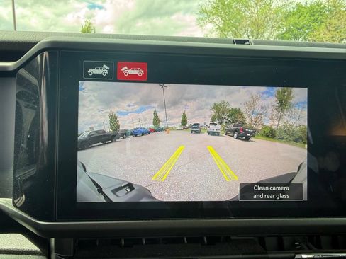 Used 2024 Jeep Wrangler Unlimited Sahara w/ Technology Group AWD/4WD image 19