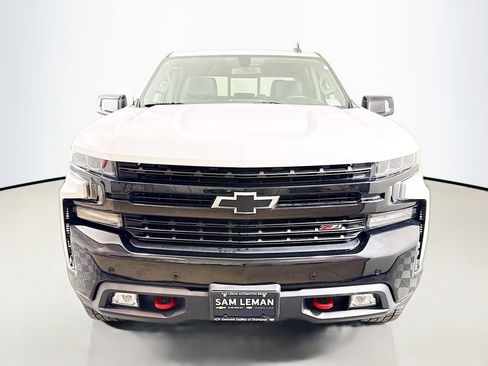 Used 2021 Chevrolet Silverado 1500 LT Trail Boss w/ Convenience Package II image 2