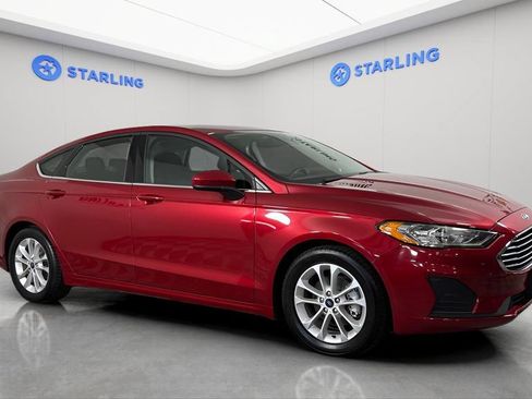 Used 2020 Ford Fusion SE FWD image 12