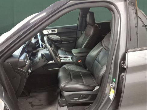 Certified 2023 Ford Explorer Platinum w/ Technology Package AWD/4WD image 24