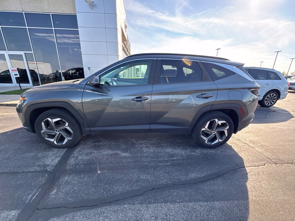 Used 2022 Hyundai Tucson SEL w/ Convenience + Premium Package AWD/4WD image 3