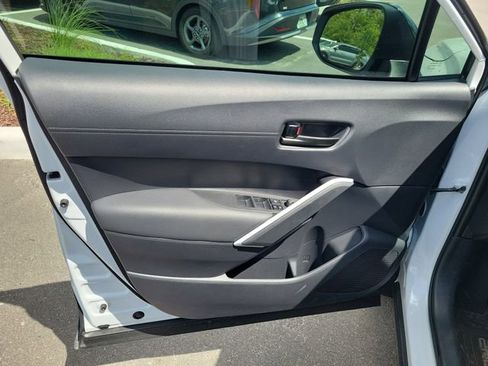 Used 2026 Toyota Corolla Cross LE FWD image 11