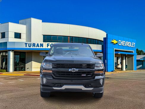 Used 2018 Chevrolet Silverado 1500 LT w/ All Star Edition image 9