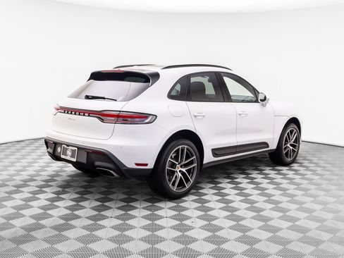 Certified 2026 Porsche Macan AWD/4WD image 8