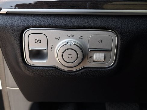 Used 2023 Mercedes-Benz GLS 450 4MATIC image 29