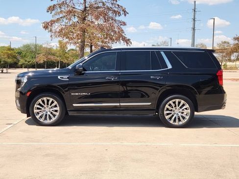 Used 2023 GMC Yukon Denali w/ LPO, Floor Liner Package AWD/4WD image 4
