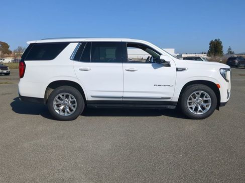 Used 2023 GMC Yukon Denali image 3