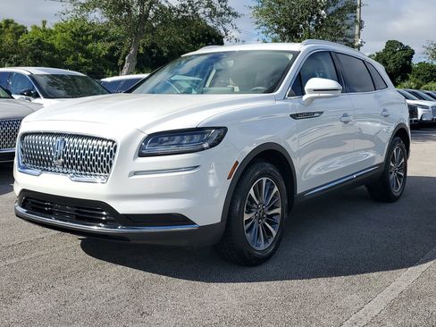 Certified 2022 Lincoln Nautilus FWD w/ Premium Package image 3