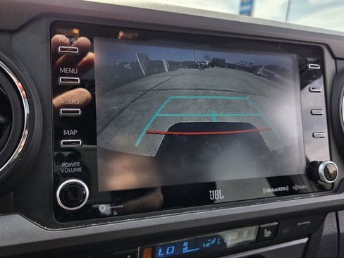 Used 2022 Toyota Tacoma TRD Off-Road w/ TRD Premium Off Road Package image 26