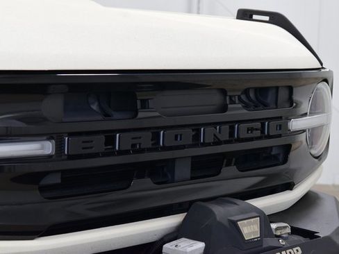 Used 2021 Ford Bronco Outer Banks image 9