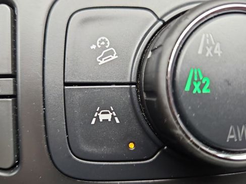 Used 2024 GMC Terrain SLT AWD/4WD image 45
