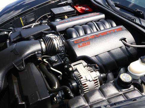 Used 2011 Chevrolet Corvette Grand Sport w/ Preferred Equipment Group RWD image 17