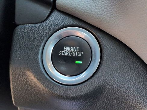 Certified 2021 Chevrolet Equinox LS image 17