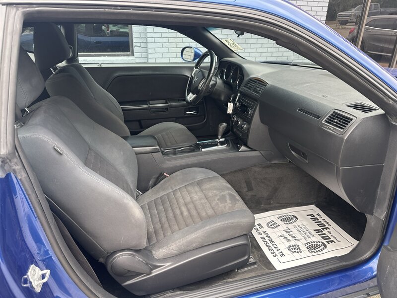 Used 2012 Dodge Challenger SXT w/ Sound Group RWD image 9