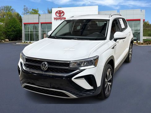 Used 2022 Volkswagen Taos SE AWD/4WD image 1